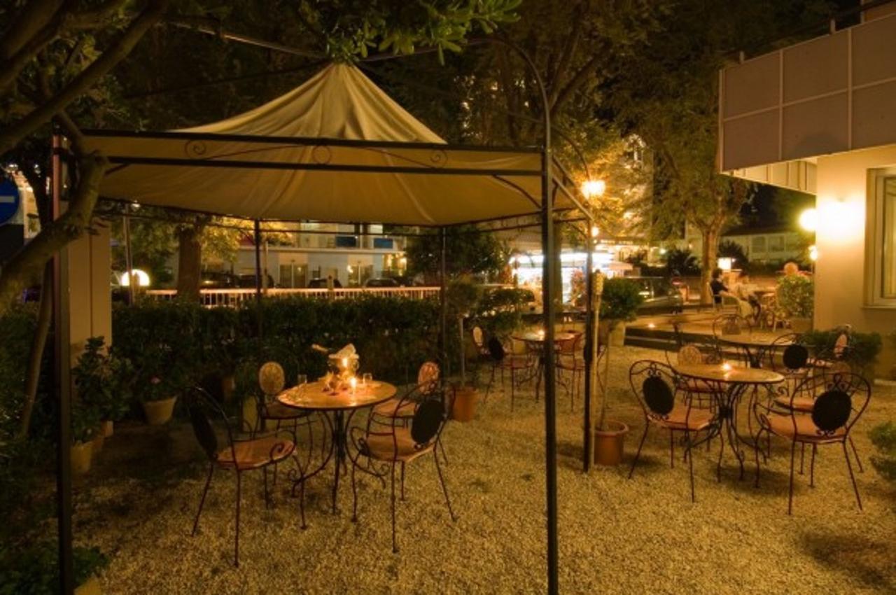 Hotel Des Bains Cattolica Dış mekan fotoğraf